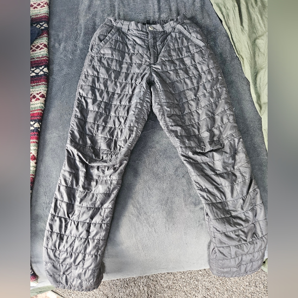 Small grey Patagonia light puffer pants